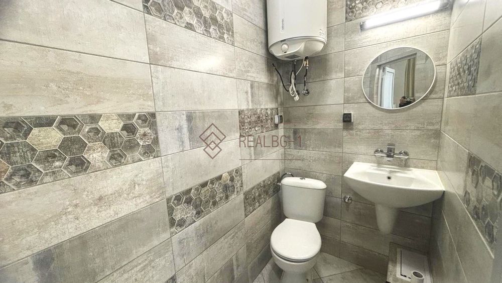 Партерен апартамент с двор за продажба в центъра на Балчик