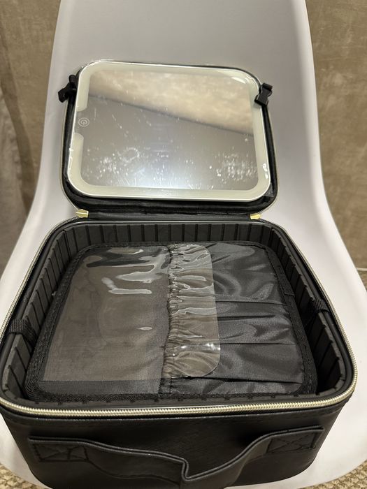 Бьюти кейс чемодан визажиста