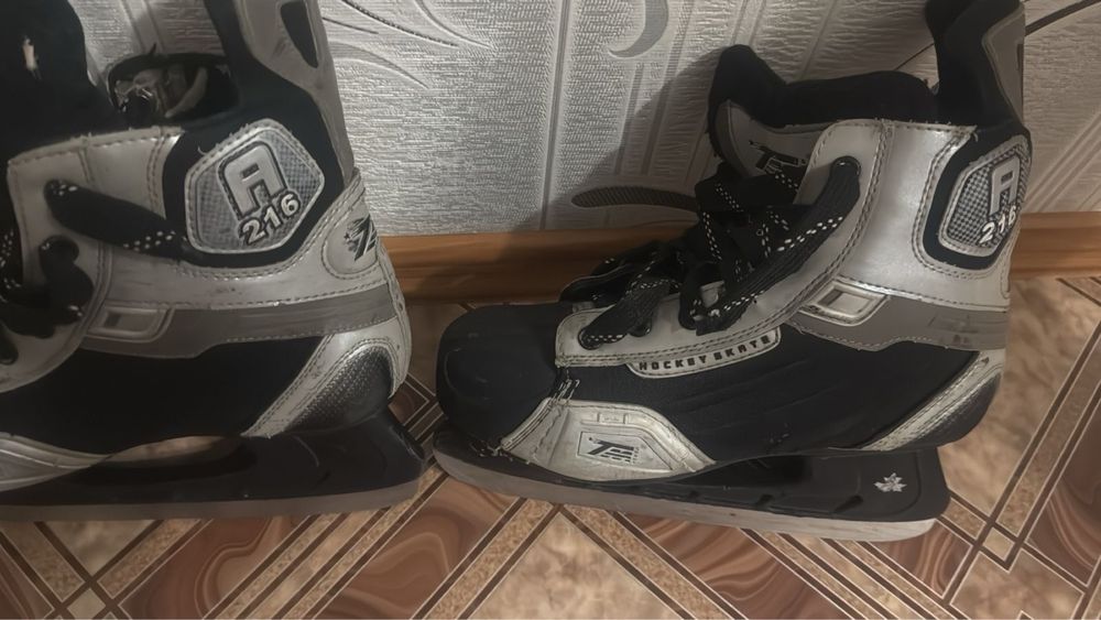 Продам коньки срочно