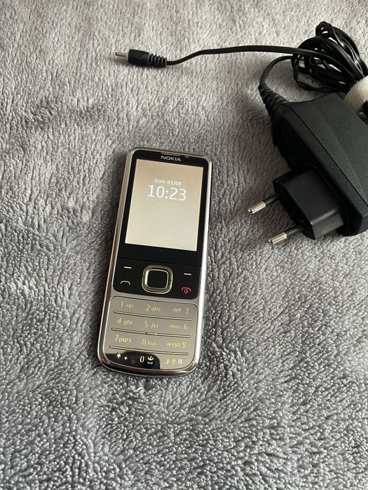 Telefon NOKIA 6700 Clasic, Chrome, Type RM-470 Made in Hungary In stare foarte buna, Meniu in Limba Romana