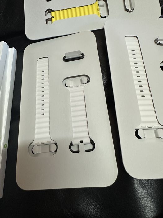 Original Ocean Band Galben si Alb cu catarame Negre Titanium UNICAT