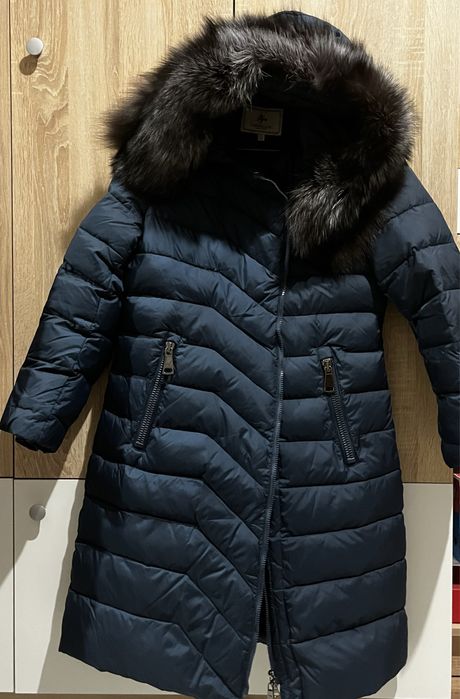 Темно-синяя зимняя куртка
