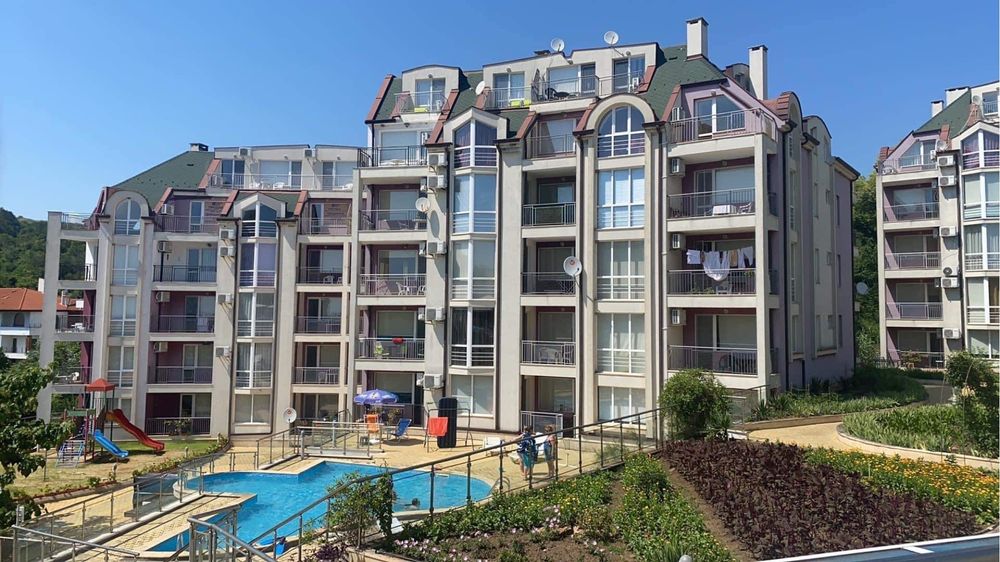 Продава се Тристаен апартамент в Каварна - 110 кв.м за 719 €/кв.м - Снимка #1