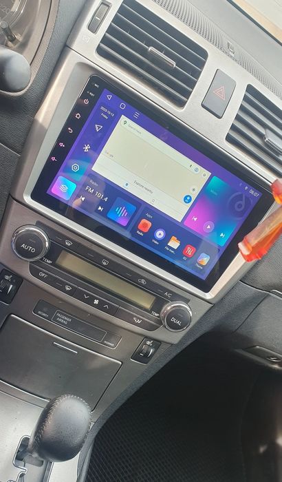 Navigatie android Toyota Avensis GPS Waze YouTube Carplay BT
