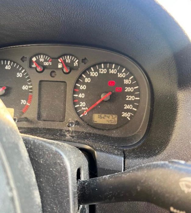 Volkswagen Bora 2.3 Бензин/газ 98г.