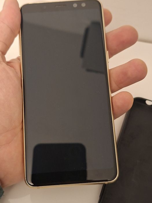 Samsung Galaxy A8 2018 (SM-A530F/DS) DUOS - Gold / Auriu - 32GB
NU e zgâriat
Pregătit pentru instalare
Prețul rămâne fix