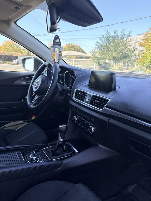 Mazda 3 2.0 SkyActiv-G 2017 Revolution