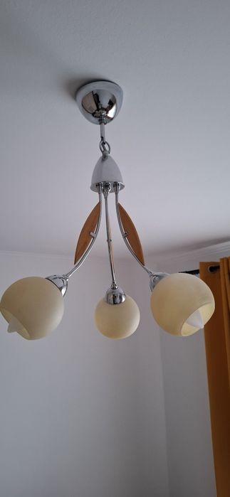 Lustra cu 3 brate