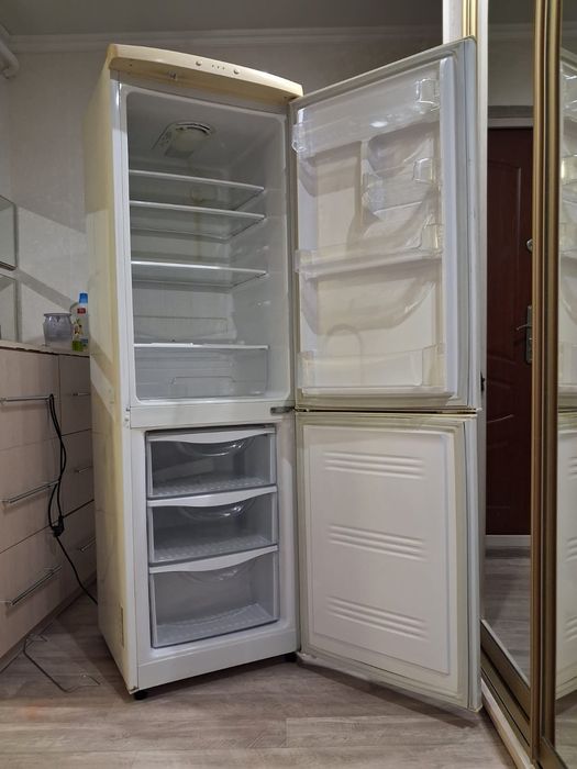 Продам холодильник