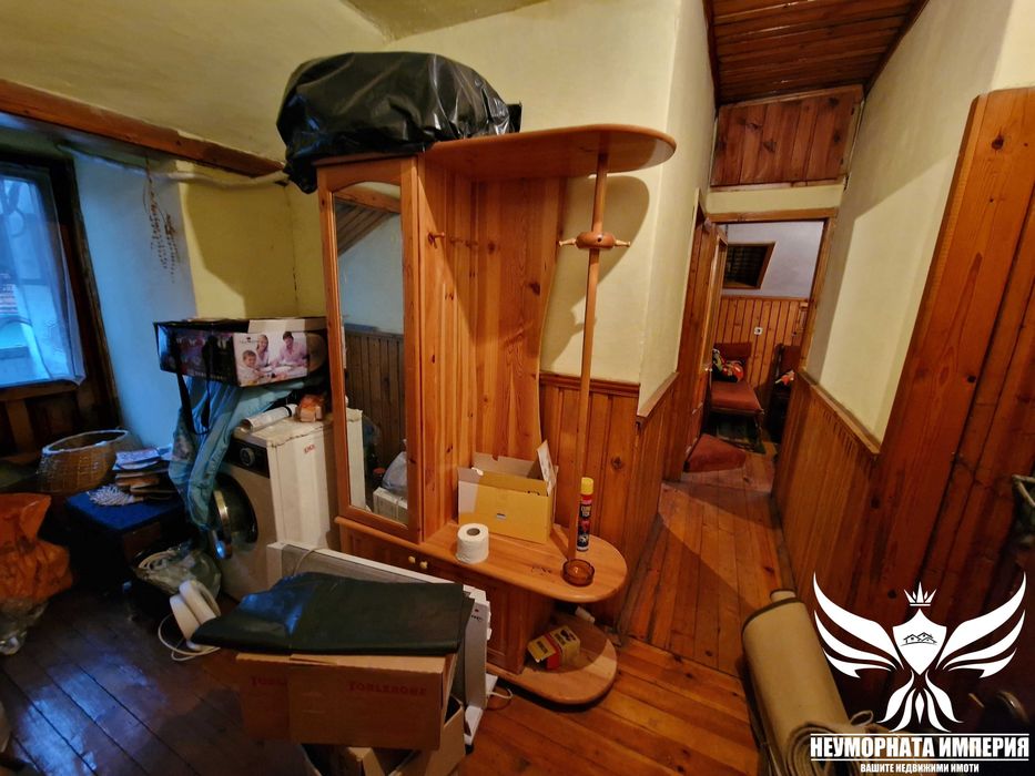 Продавам тристаен 55кв. с паркомясто и 1/2 партер в гр.Асеновград