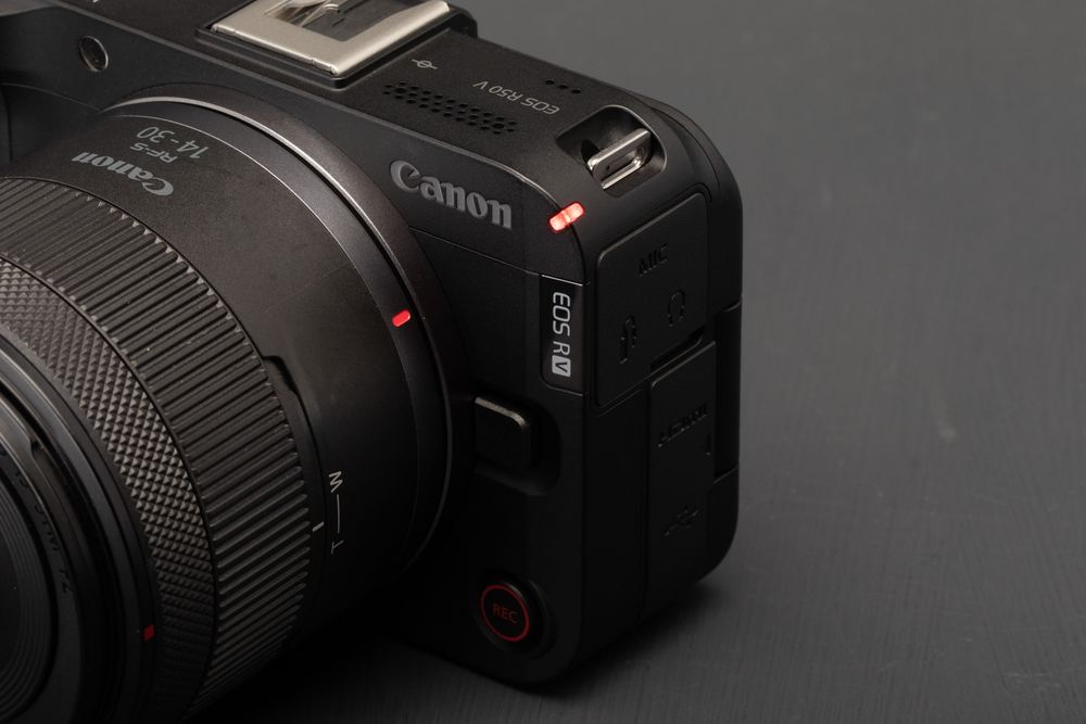 Canon R50v 14-30mm IS PZ 4K 60p 4.2.2 10bit