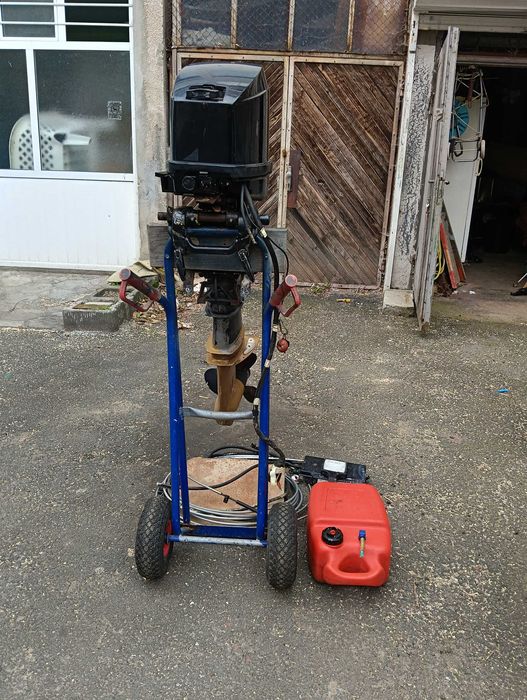 Извънбордов двигател Mercury 25