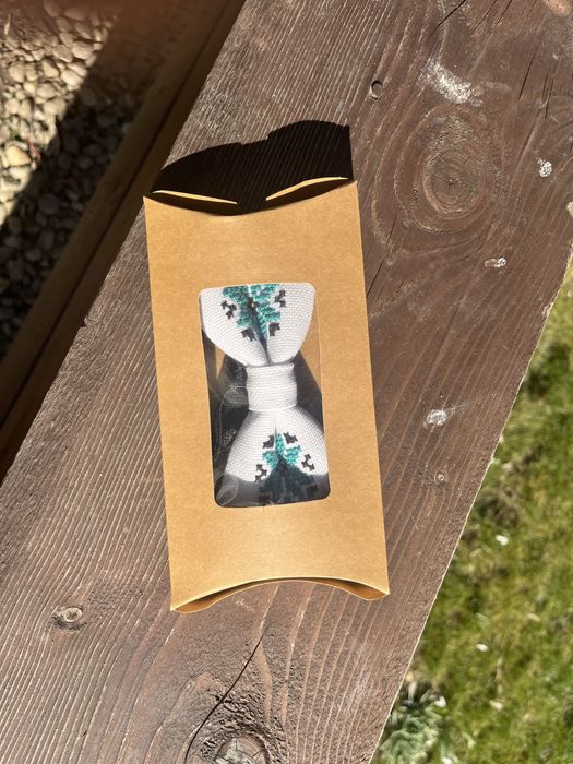 Papion traditional cusut manual pe etamina