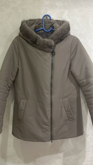 Продам женскую зимнюю куртку