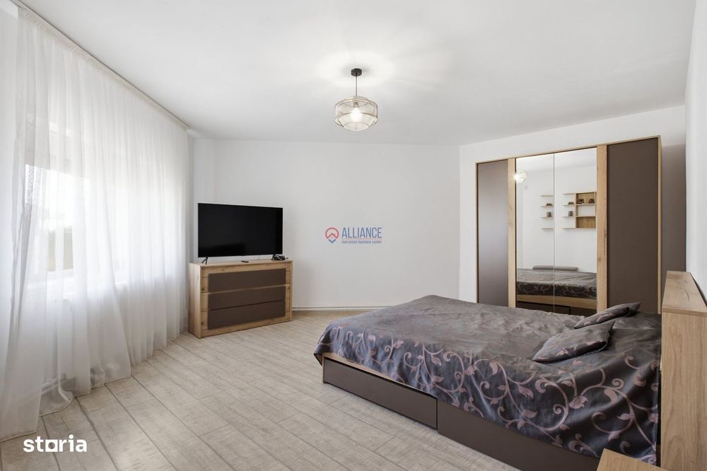 PALAZU MARE - Vilă 5 camere, teren pe colț cu priveliște la lac,