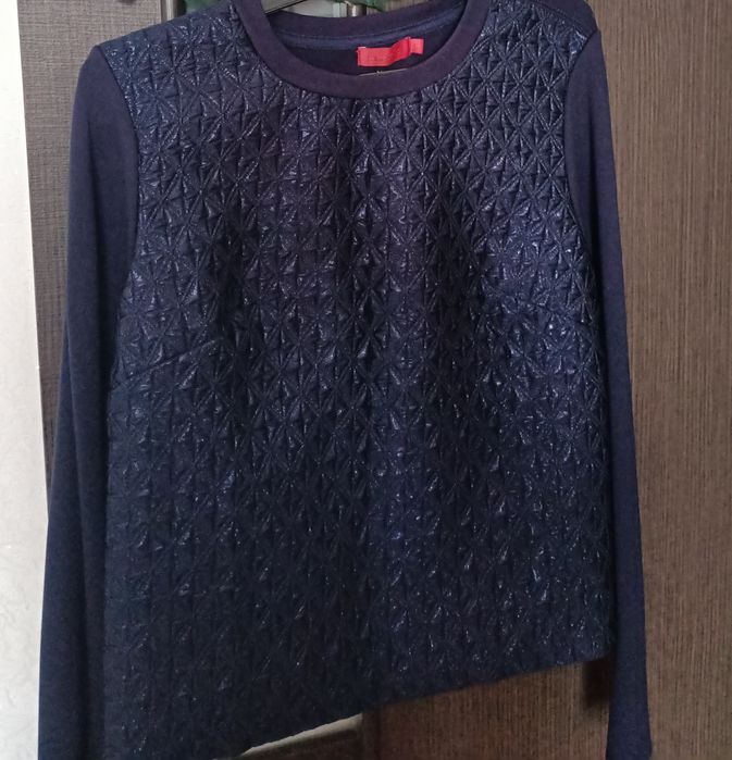 Продам женскую кофту