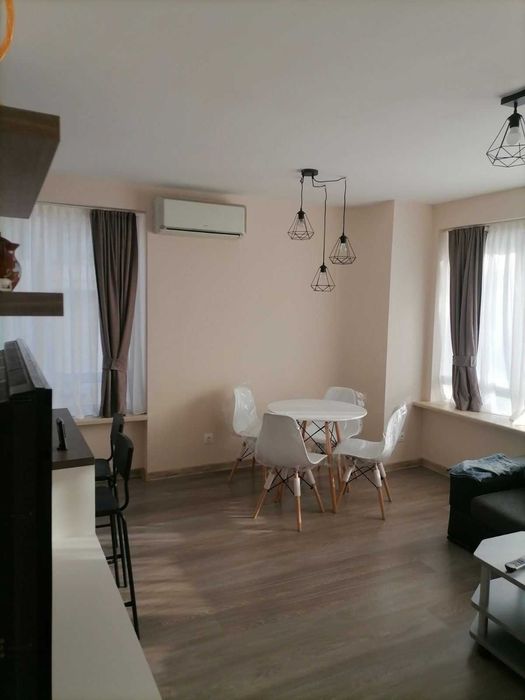 2-стаен апартамент под наем Изток