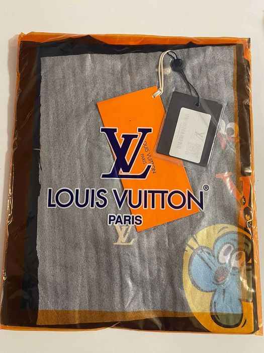 Чисто нови мъжки тениски с етикети на Louis Vuitton