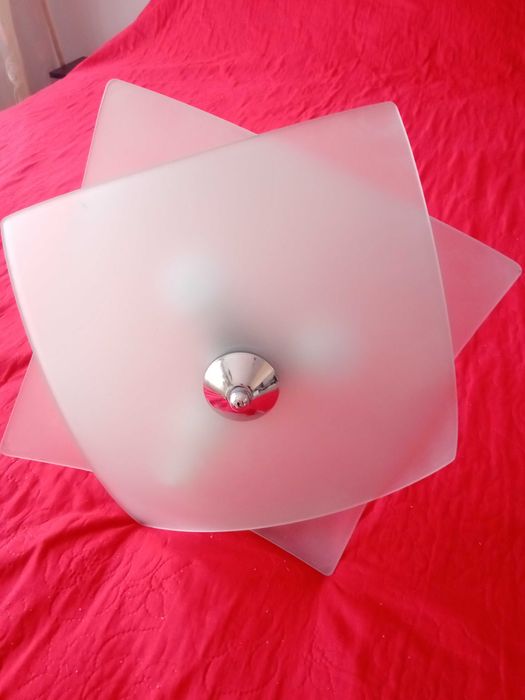 Осветително тяло за таван