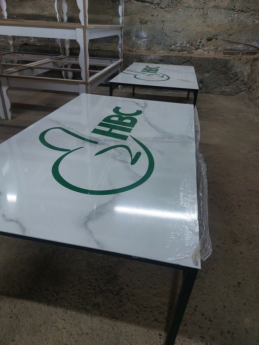 Xontaxta temir profildan. Usti plastik.