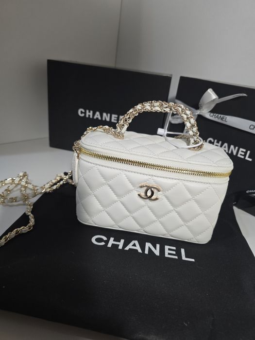 Налична чанта Chanel Vanity Case