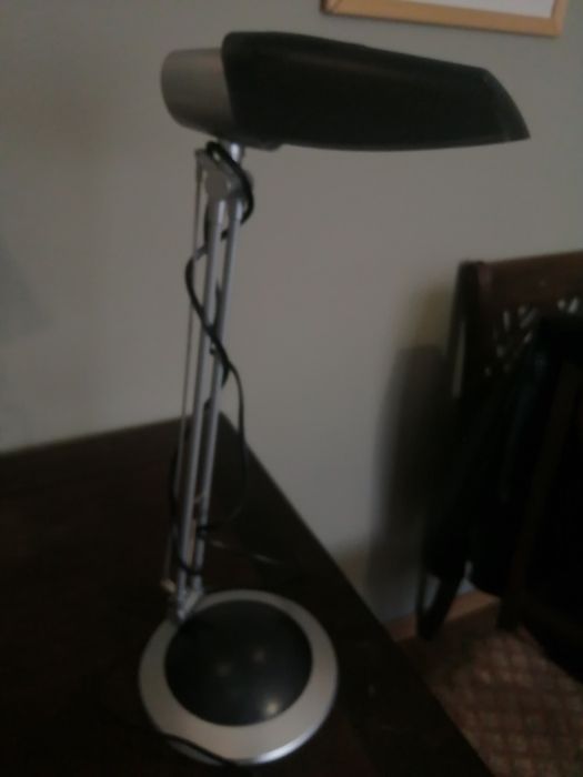 Настольная лампа