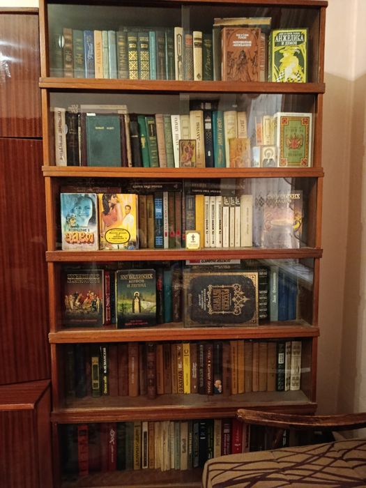 Продаются книги в хорошем состоянии поштучно