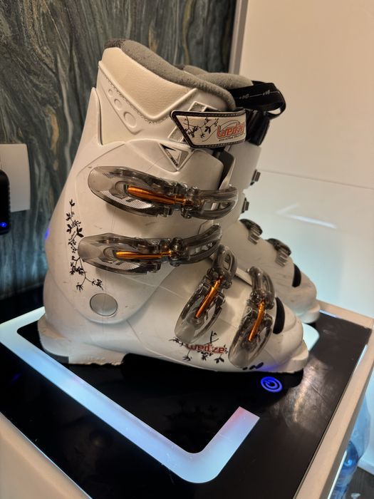 Clapari wedze  marime 36, 22,5 cm