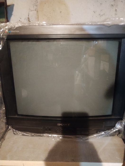 Подарявам телевизор sony