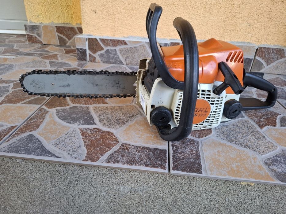Vând drujba stihl model 170