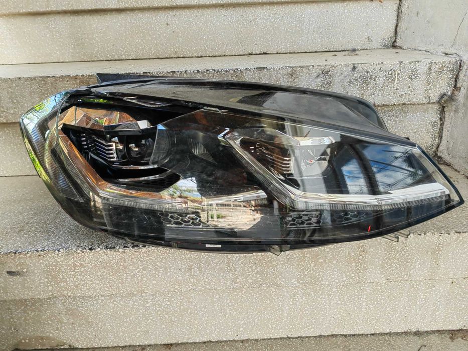 Фар VW Golf 7 Face LED десен / Фар Голф 7 / Фар VW Amarok ляв / Фар Амарок Оригинален