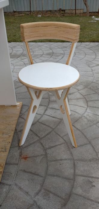 Продам табуретки.