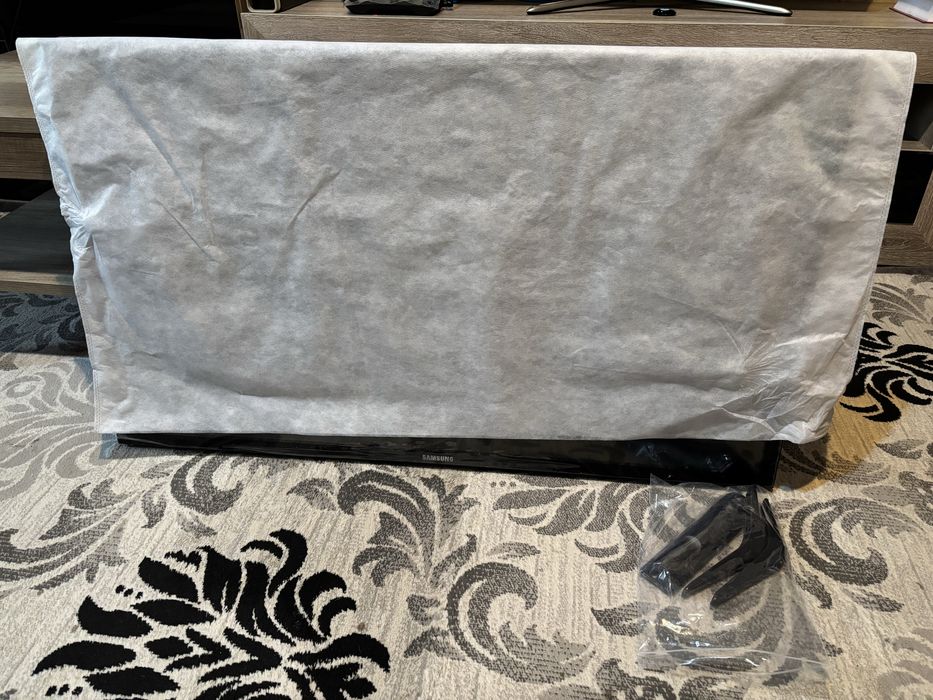 Продается новый смарт телевизор