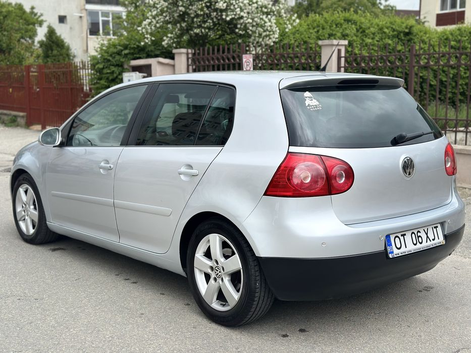 Volkswagen Golf  5 2.0TDI BKD GT