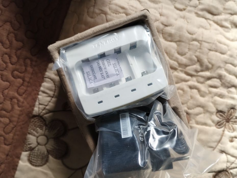 Vând încărcătoare acumulatori