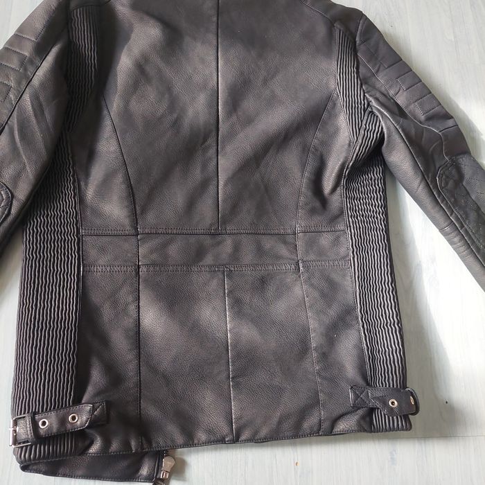 Яке еко кожа черно