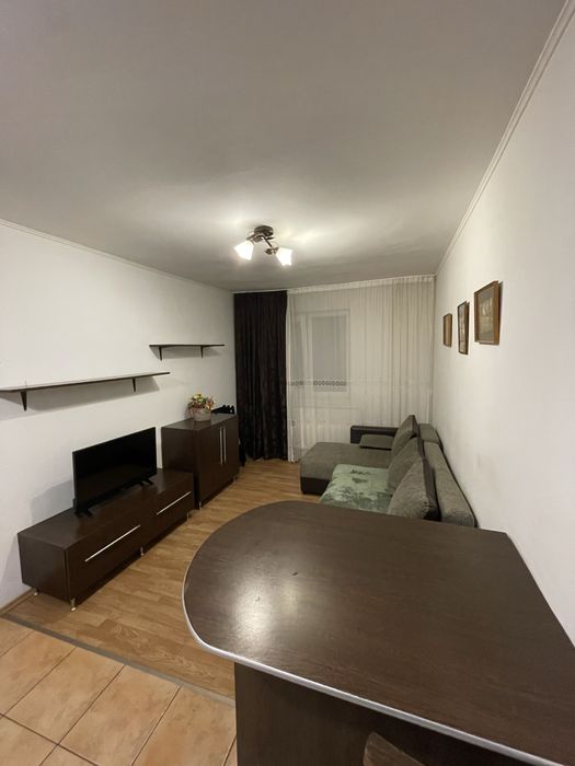 Inchiriez apartament