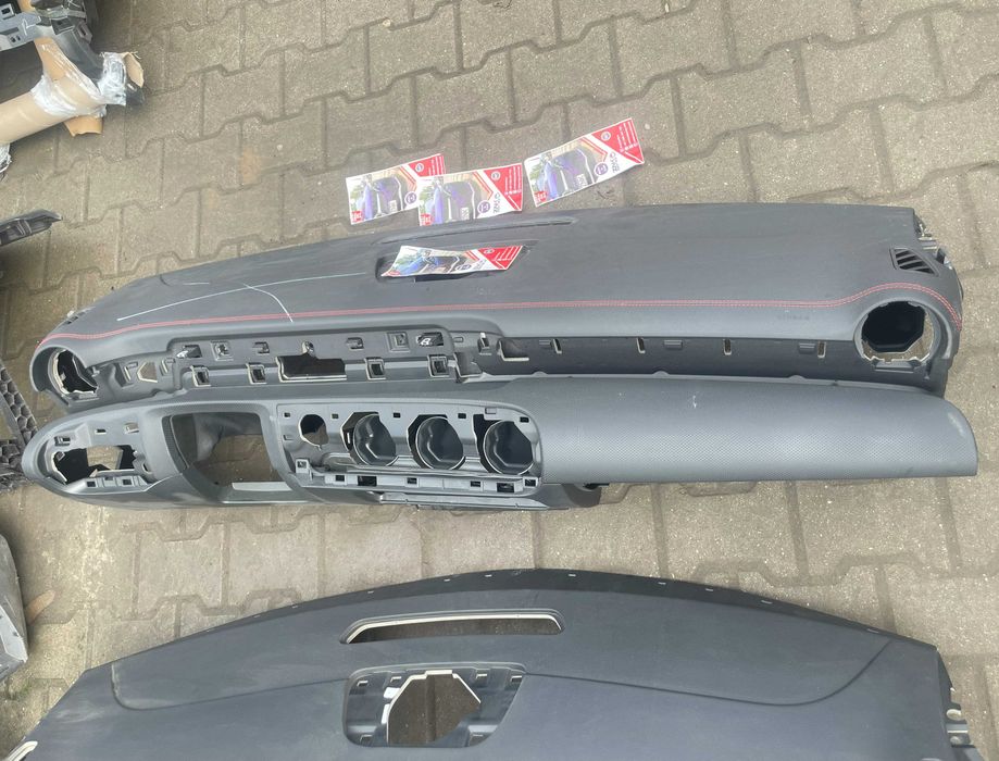 Mercedes Benz GLA EQA h247 - plansa de bord - diferite modele cusaturi