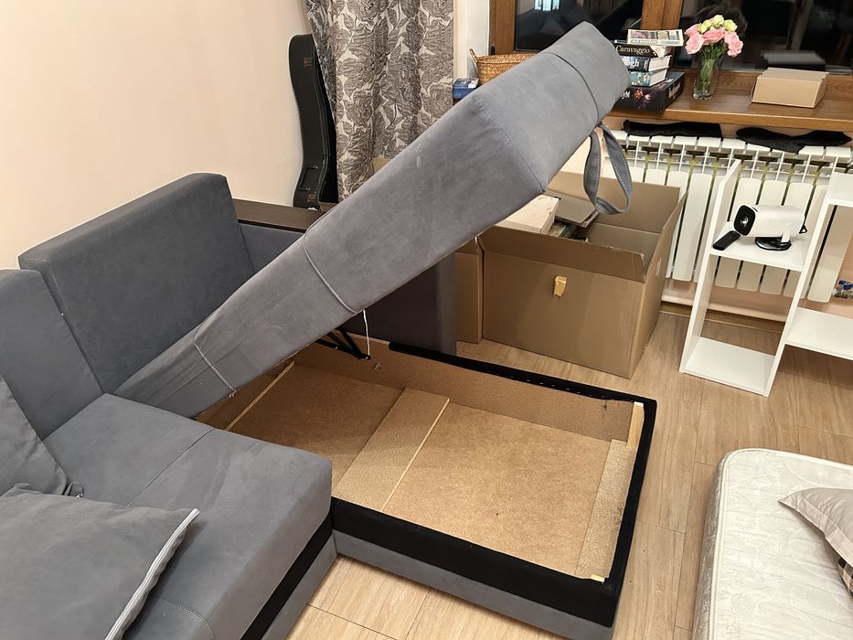 Срочно продается диван