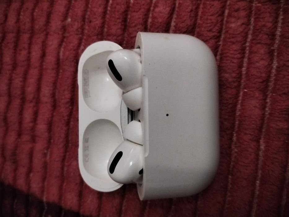 Наушники Apple AirPods Pro белый