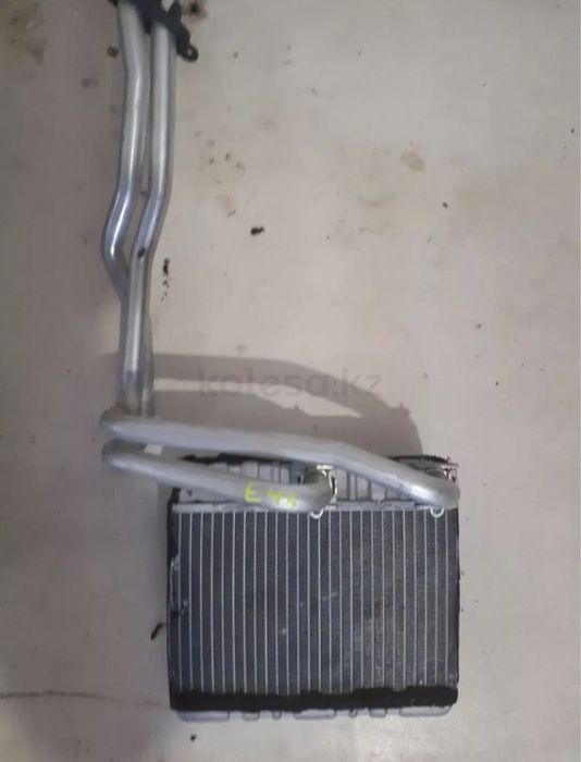 Продам привозной радиатор печки на Бмв е46