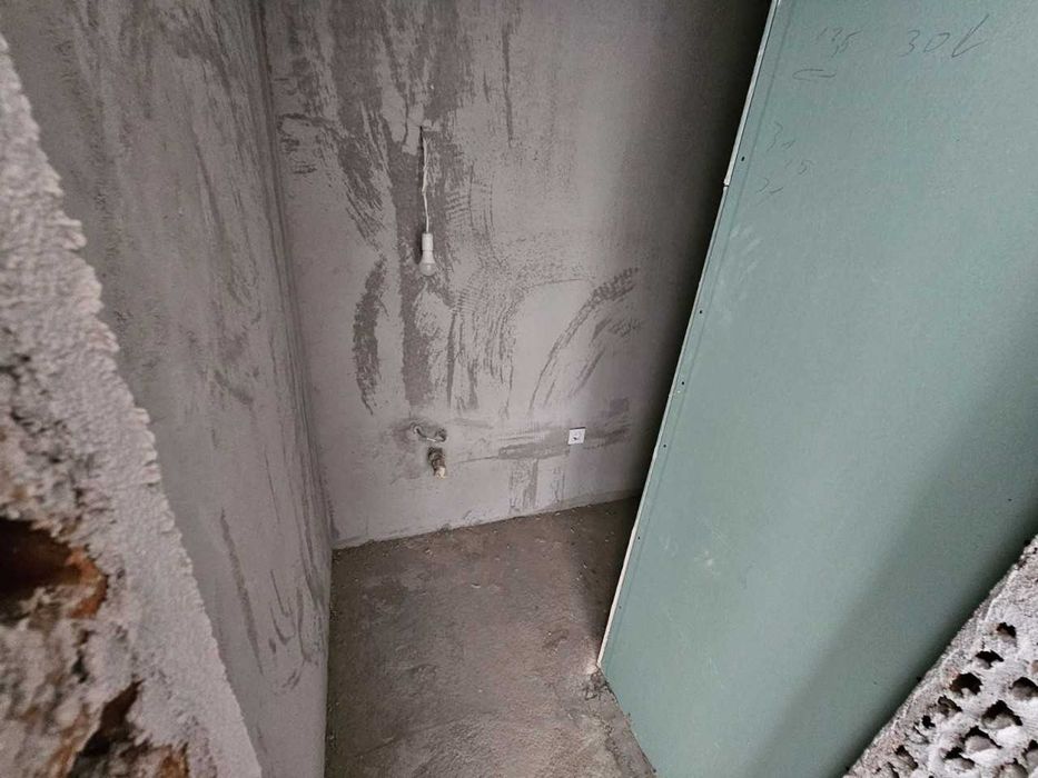 Продава се Тристаен апартамент в Пловдив, Южен - 172 кв.м за 756 €/кв.м - Снимка #1