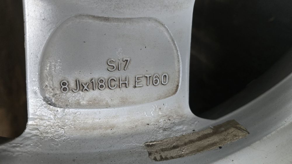 Продам комплект оригинальных дисков