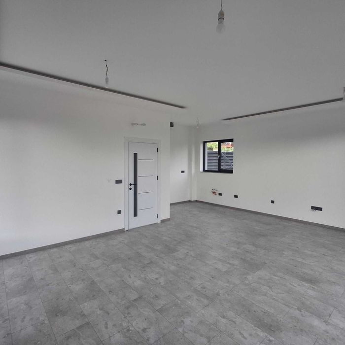 БЕЗ КОМИСИОНА 169 М² С АКТ 16, До Ключ, Дневна с 3 спални