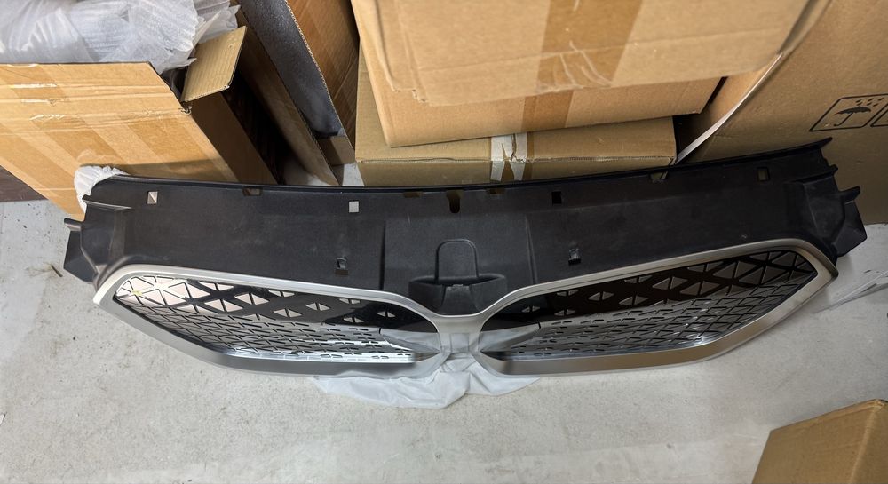 Решетка за броня BMW iX1