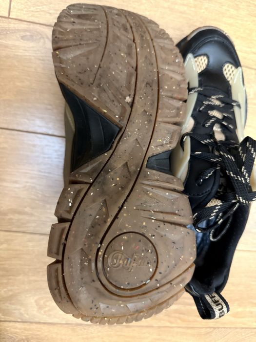 Buffalo сникърси