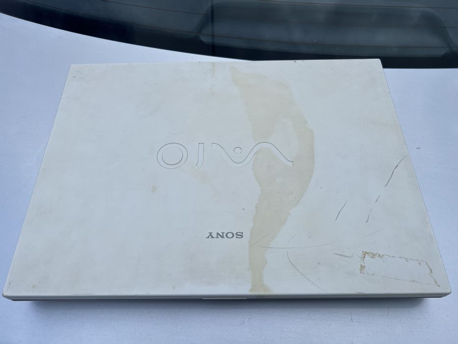 Vând două laptopuri ieftine