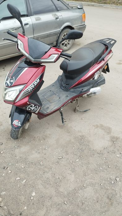 Продам скутер на полном ходу