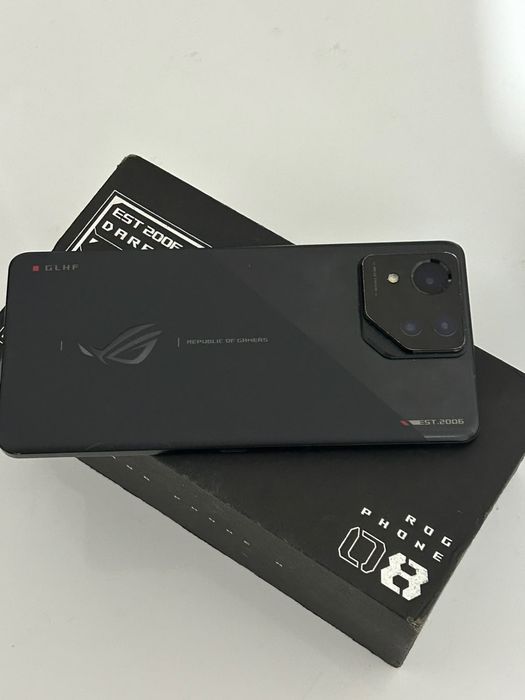 rog phone 8 в нормальном состоянии
