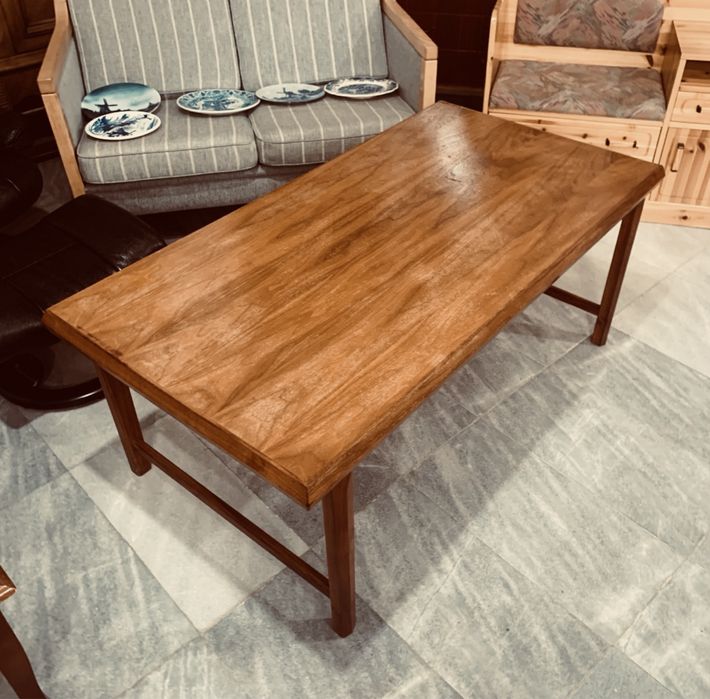 Шведска маса – скандинавски стил, масив + орехов фурнир